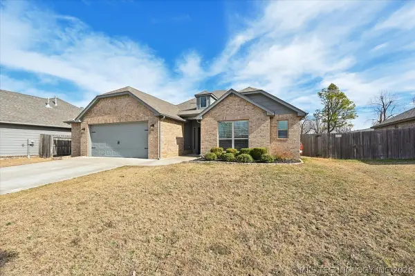 5433 Skylane Drive, Sand Springs, OK 74063