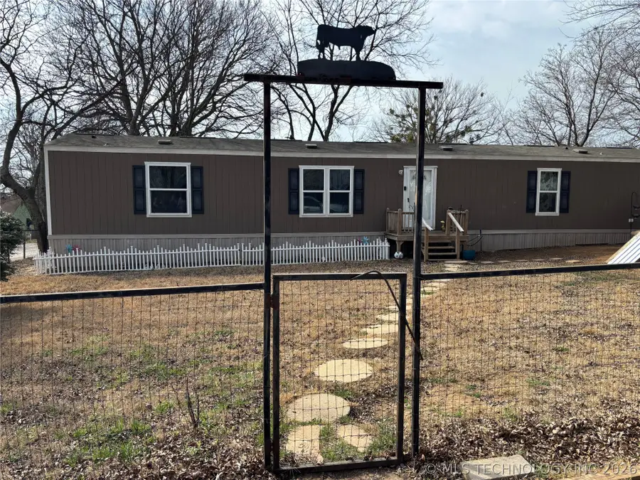 705 Butler Street, Springer, OK 73458 - #2