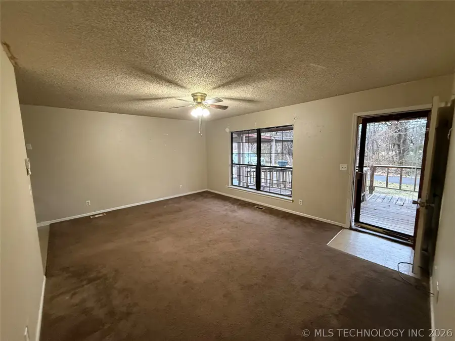 205 W Ragan Street, Henryetta, OK 74437 - #3