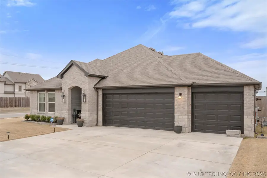 6423 Goldenrod Lane, Bartlesville, OK 74006 - #3