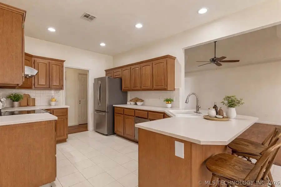 7916 N 125th East Avenue, Owasso, OK 74055 - #3