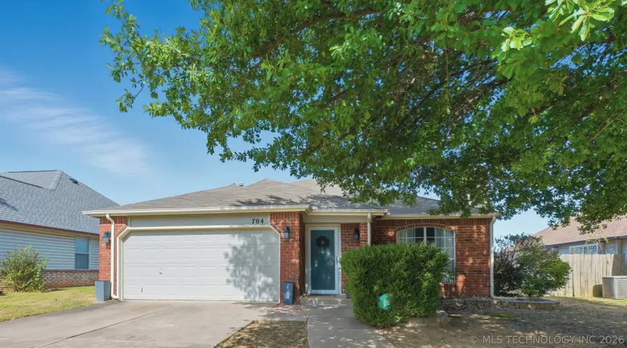 704 E Helena Street, Broken Arrow, OK 74012 - #2