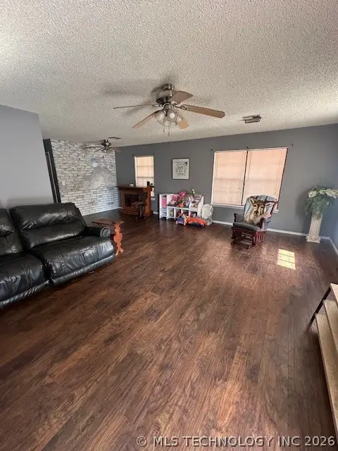 406 Diamond, Holdenville, OK 74848 - #3