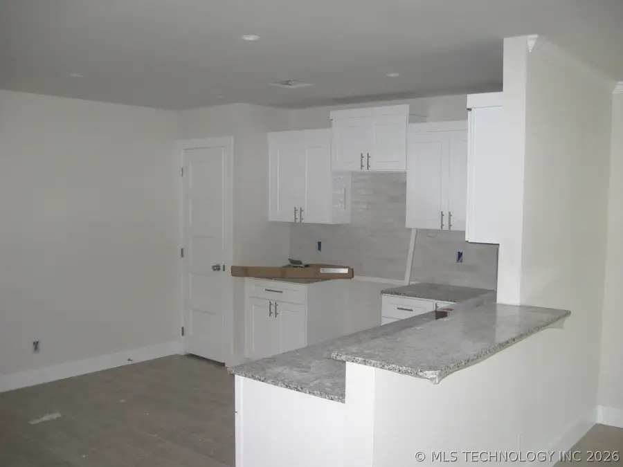 107 S Coo-y-yah Street #B, Pryor, OK 74361 - #3