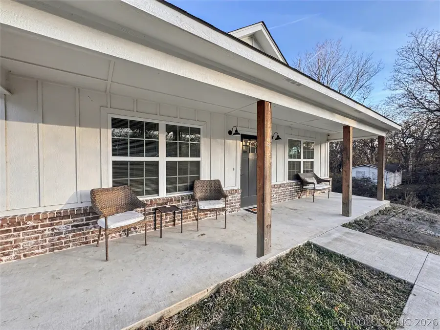 411 S Lee Avenue, Tahlequah, OK 74464 - #3