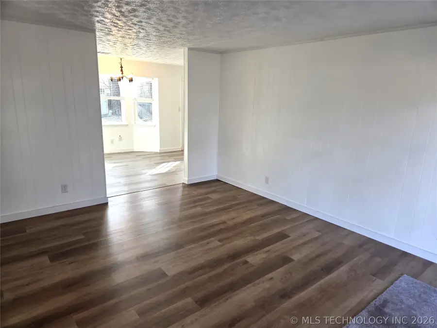 1105 W 16th Street, Claremore, OK 74017 - #3