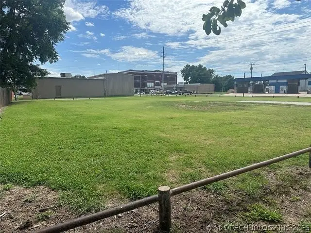 E 7th Street, Okmulgee, OK 74447 - #3