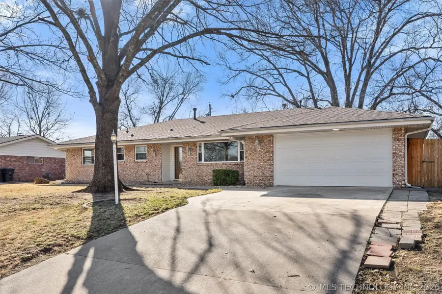 1613 Harned Drive, Bartlesville, OK 74006 - #2