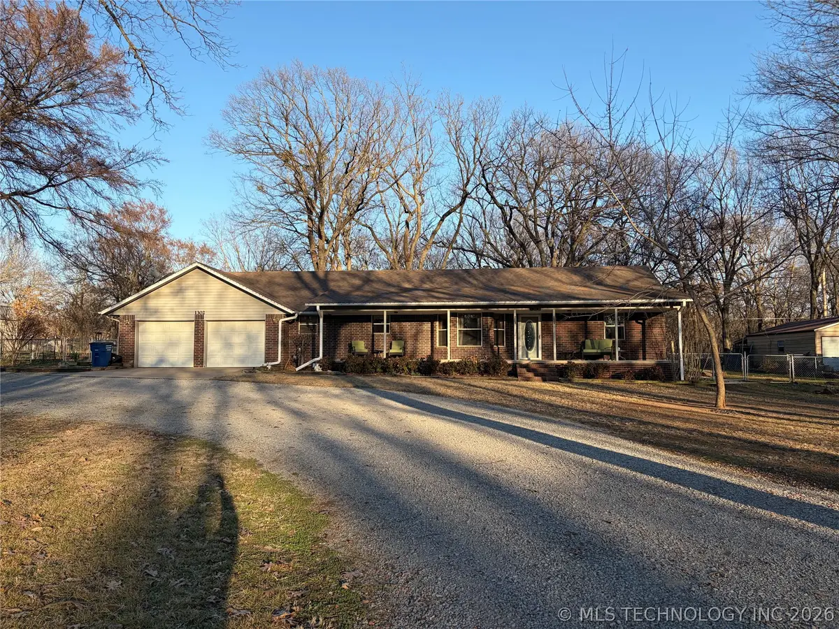 1302 N Miami Avenue, Chouteau, OK 74337 - #1