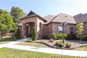 1335 E Teresa Avenue, Sapulpa, OK 74066 - #1