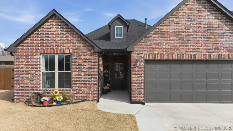 157 N Castle Street, Skiatook, OK 74070 - #3