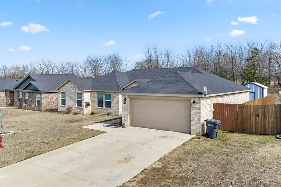 922 Indian Plains, Ardmore, OK 73401 - #2