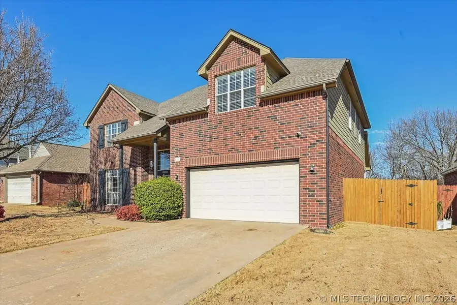 617 N Willow Avenue, Broken Arrow, OK 74012 - #2