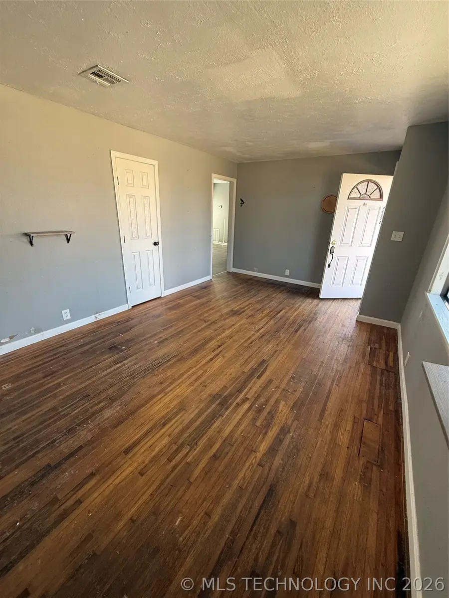 214 E Pine Place, Skiatook, OK 74070 - #2