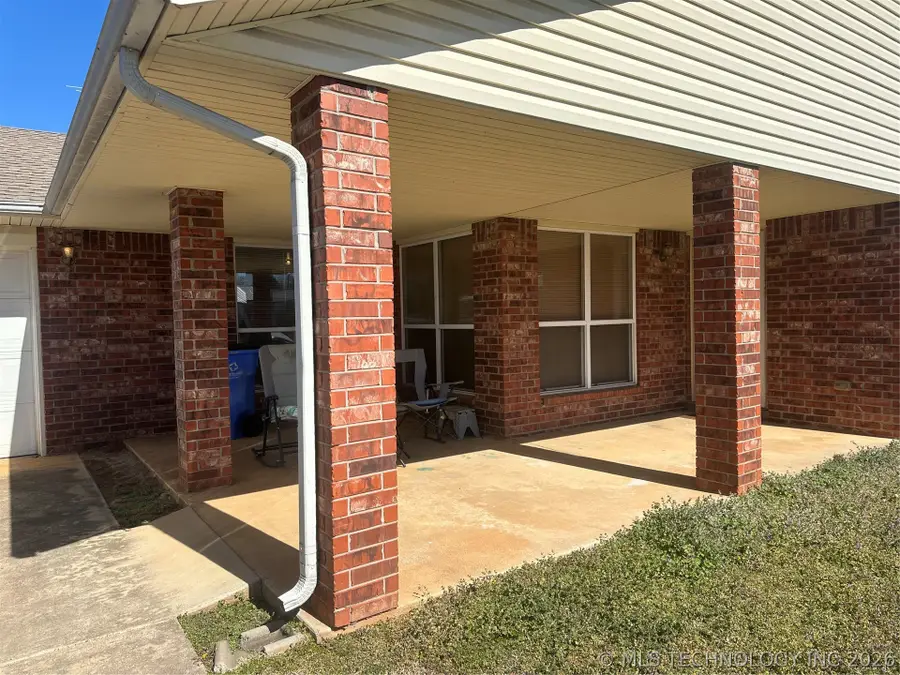 907 W Knisley, Checotah, OK 74426 - #2