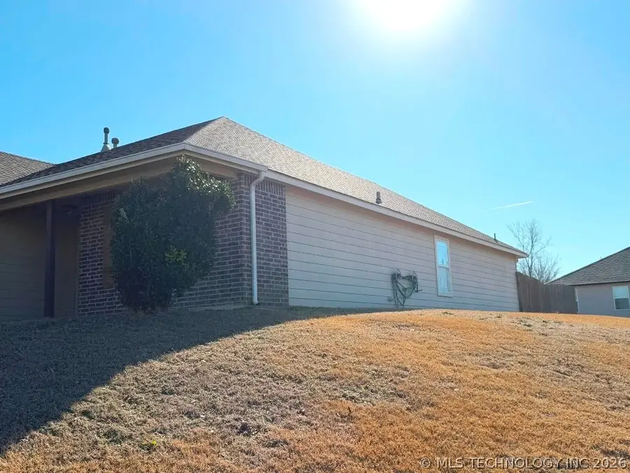 2318 W 33rd Street, Tulsa, OK 74127 - #3