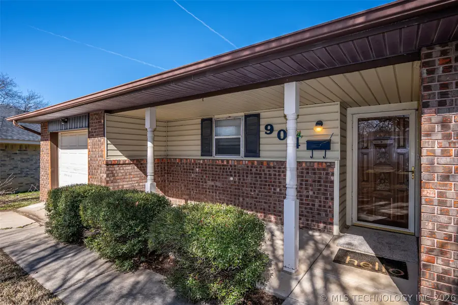904 W 24th Street, Ada, OK 74820 - #2