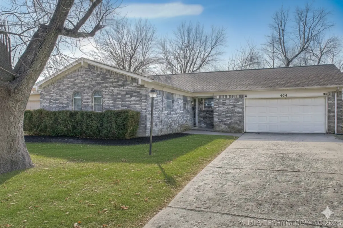 404 E 18th Street, Owasso, OK 74055 - #1