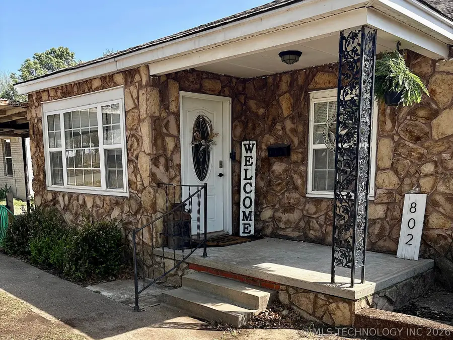 802 S Howerton Avenue, Cushing, OK 74023 - #2