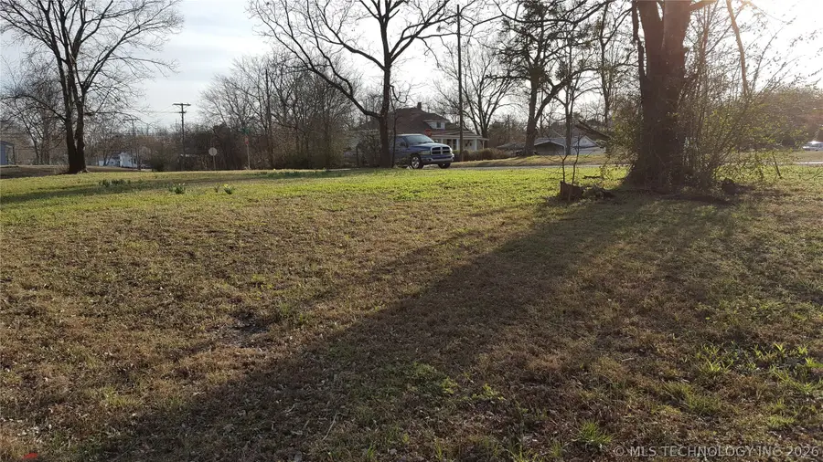 202 E John Street, Henryetta, OK 74437 - #3
