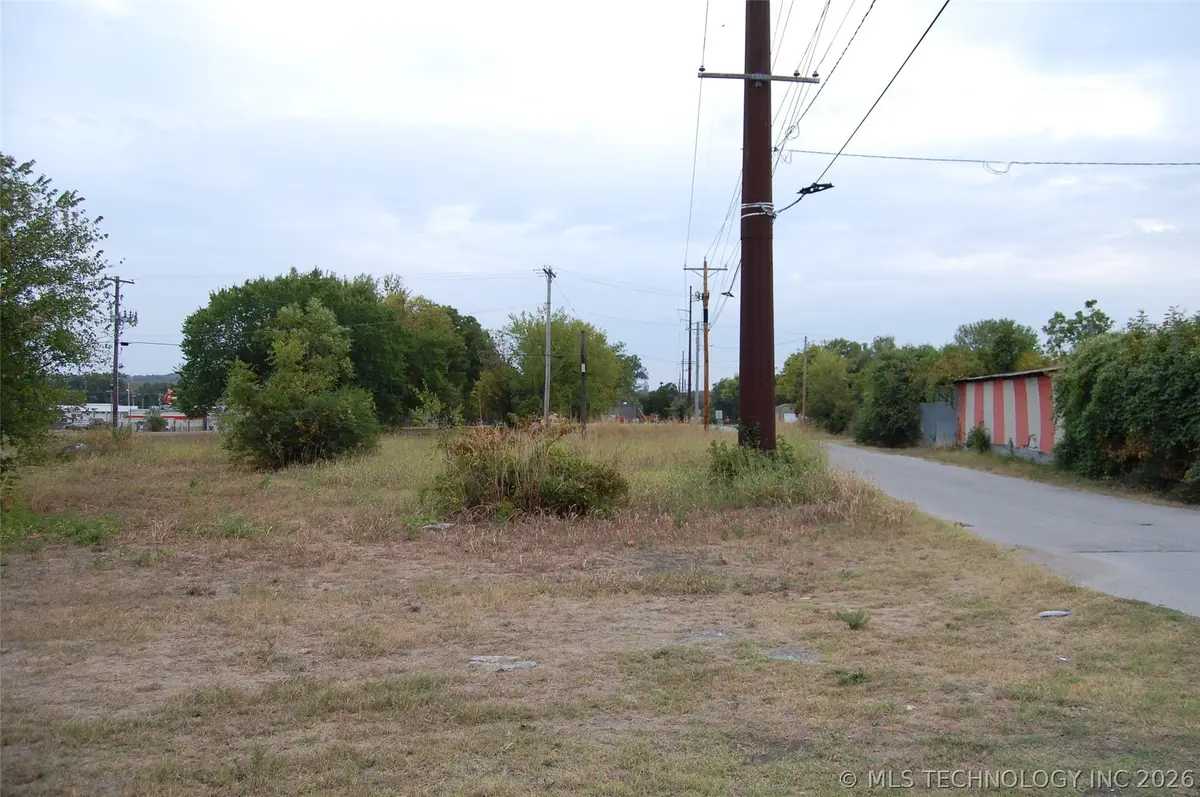 214 N B. Street, Henryetta, OK 74437 - #1