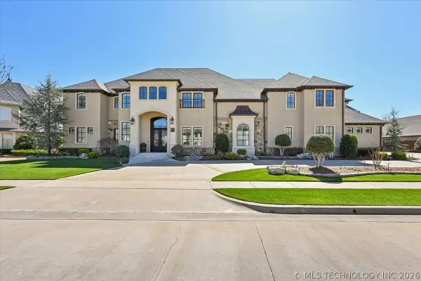 5909 W Twin Oaks Street, Broken Arrow, OK 74011