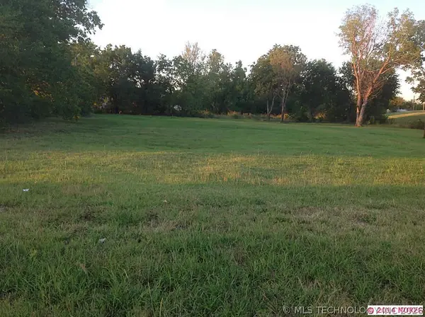 2425 E Apache Street, Tulsa, OK 74110