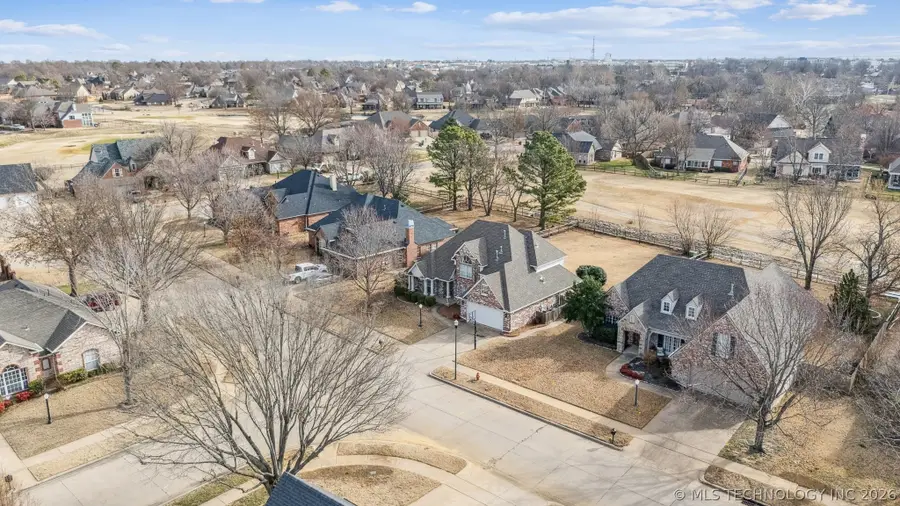 9119 N 102nd East Avenue, Owasso, OK 74055 - #3