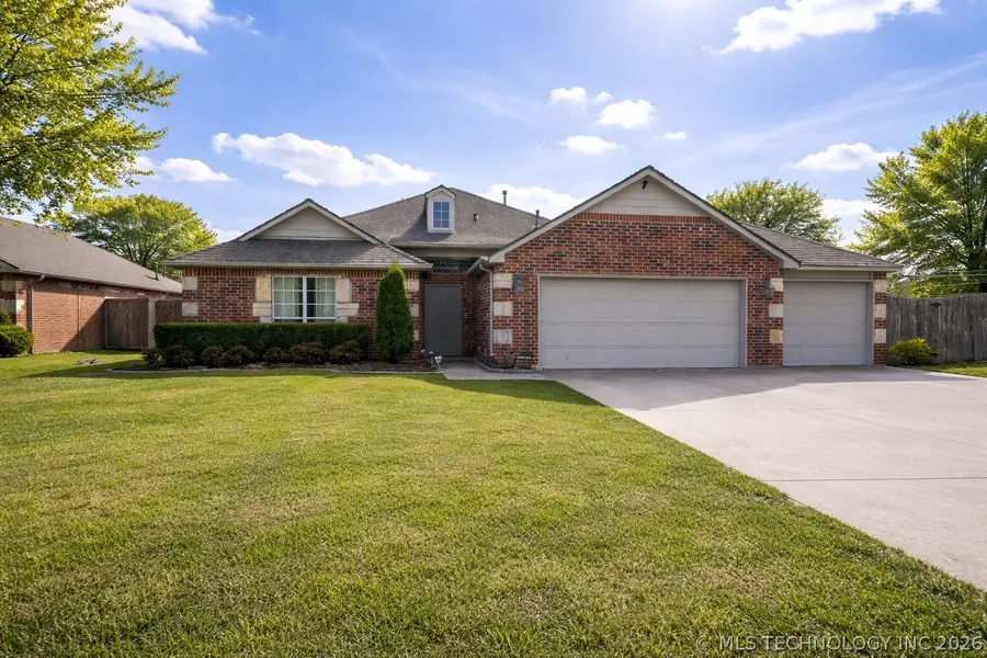 8050 Silverado Road, Claremore, OK 74019 - #3