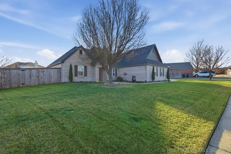 810 W 150th Street, Glenpool, OK 74033 - #2