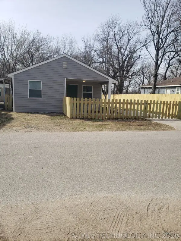 2320 N Atlanta Place, Tulsa, OK 74110