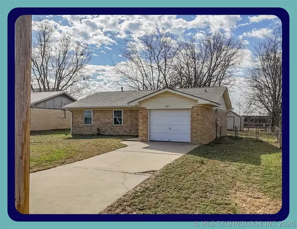 2217 E Meandering Way, Ada, OK 74820