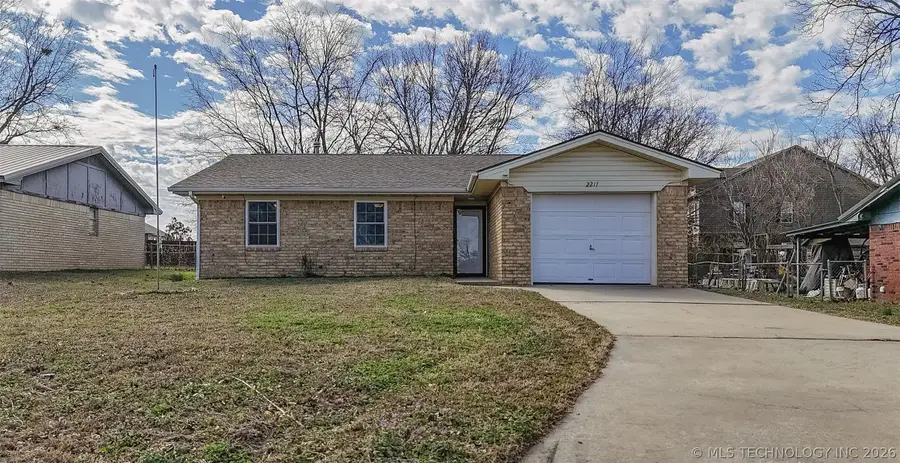 2217 E Meandering Way, Ada, OK 74820 - #3