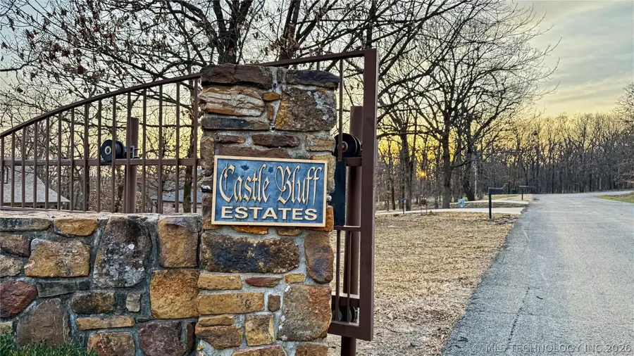 16884 N Winslow Drive, Hulbert, OK 74441 - #2