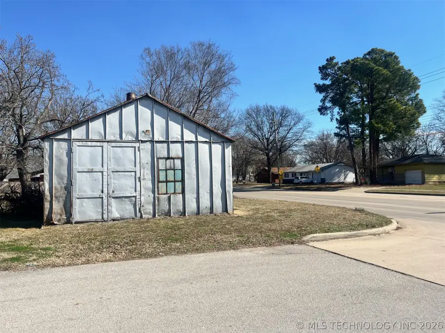 811 S Adair Street, Pryor, OK 74361 - #2