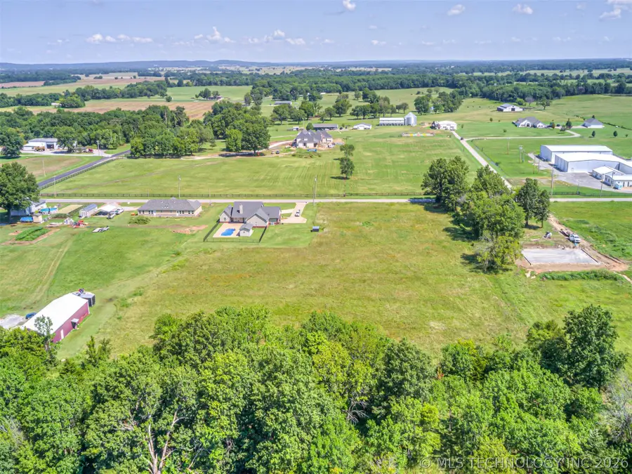 2 NW 5th, Pryor, OK 74361 - #3