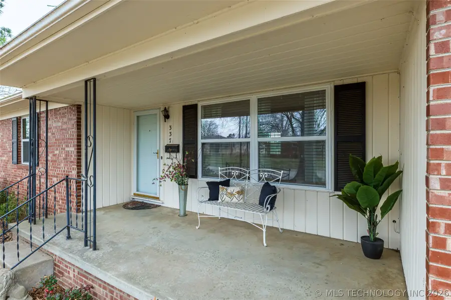 337 E 15th Street, Claremore, OK 74017 - #2