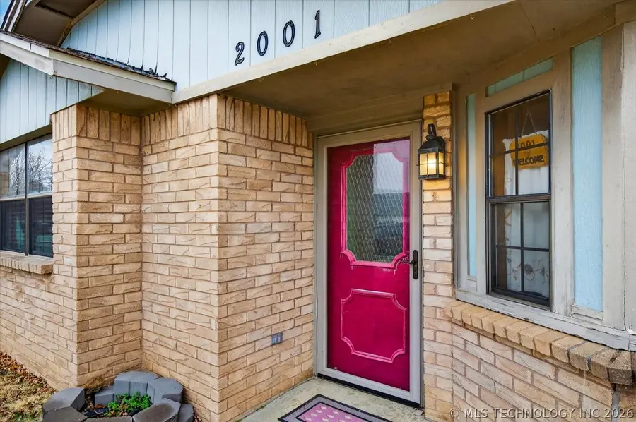 2001 SE Stonehenge Drive, Bartlesville, OK 74006 - #3