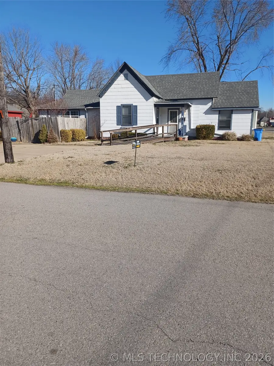 402 N Broadway, Checotah, OK 74426 - #2
