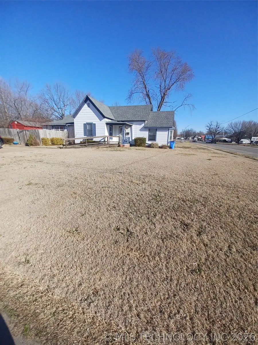 402 N Broadway, Checotah, OK 74426 - #3