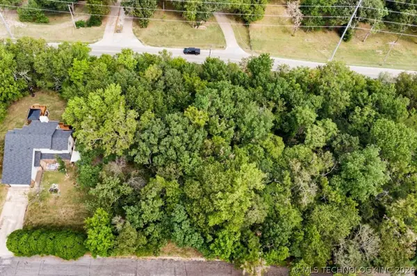 E Woodcrest Lane, Catoosa, OK 74015