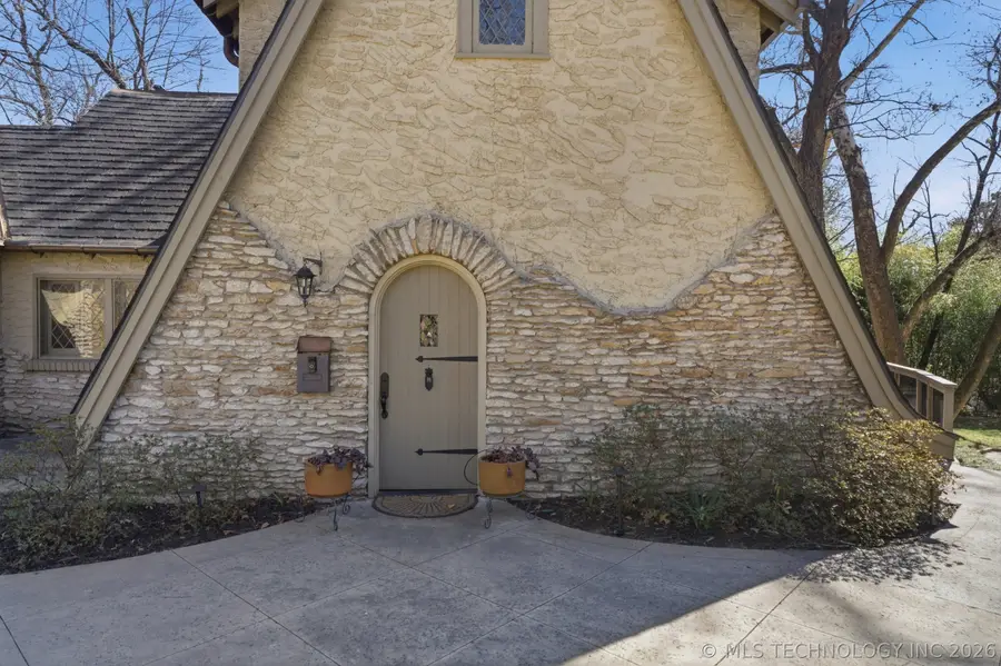 3155 S Rockford Drive, Tulsa, OK 74105 - #3