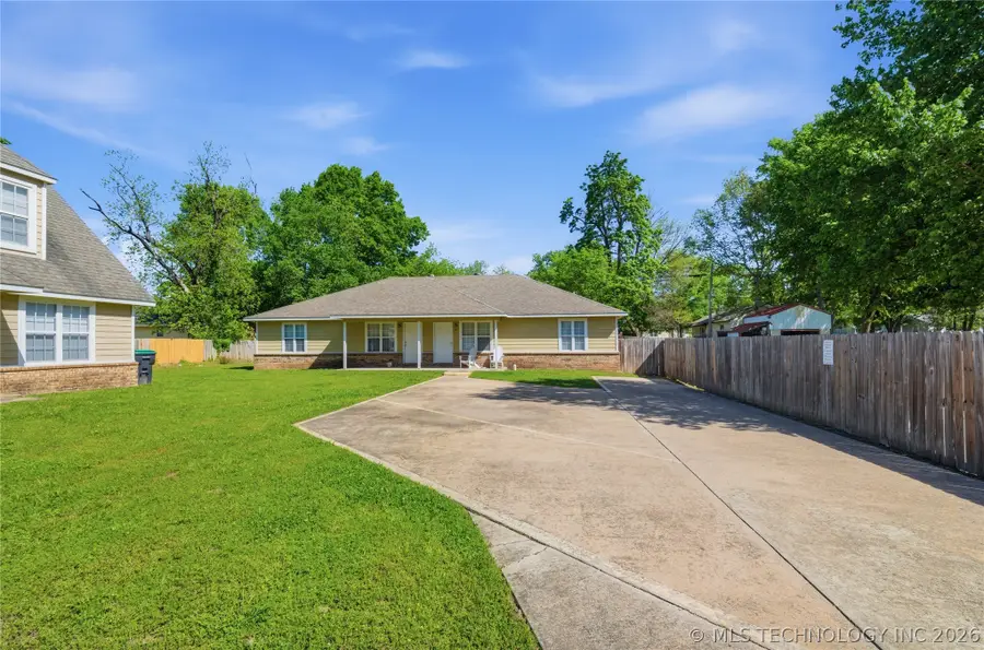 310 York Street, Tahlequah, OK 74464 - #2