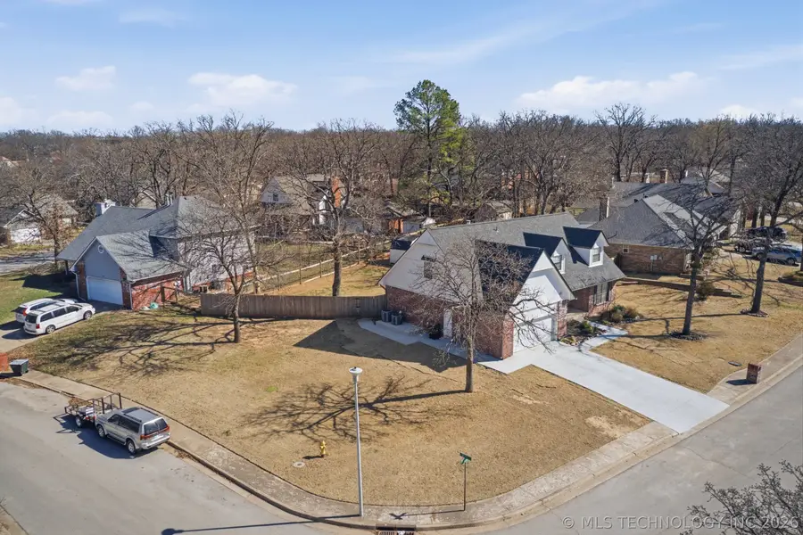 3211 S Bermuda Drive, Sand Springs, OK 74063 - #3