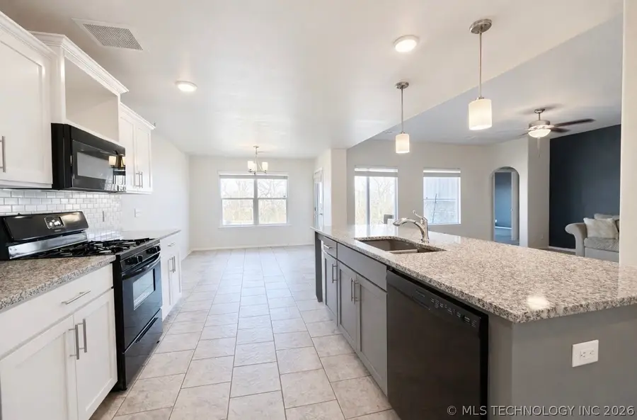 7201 S Joshua Avenue, Broken Arrow, OK 74011 - #3