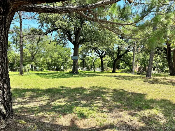 812 SE C Street, Ardmore, OK 73401