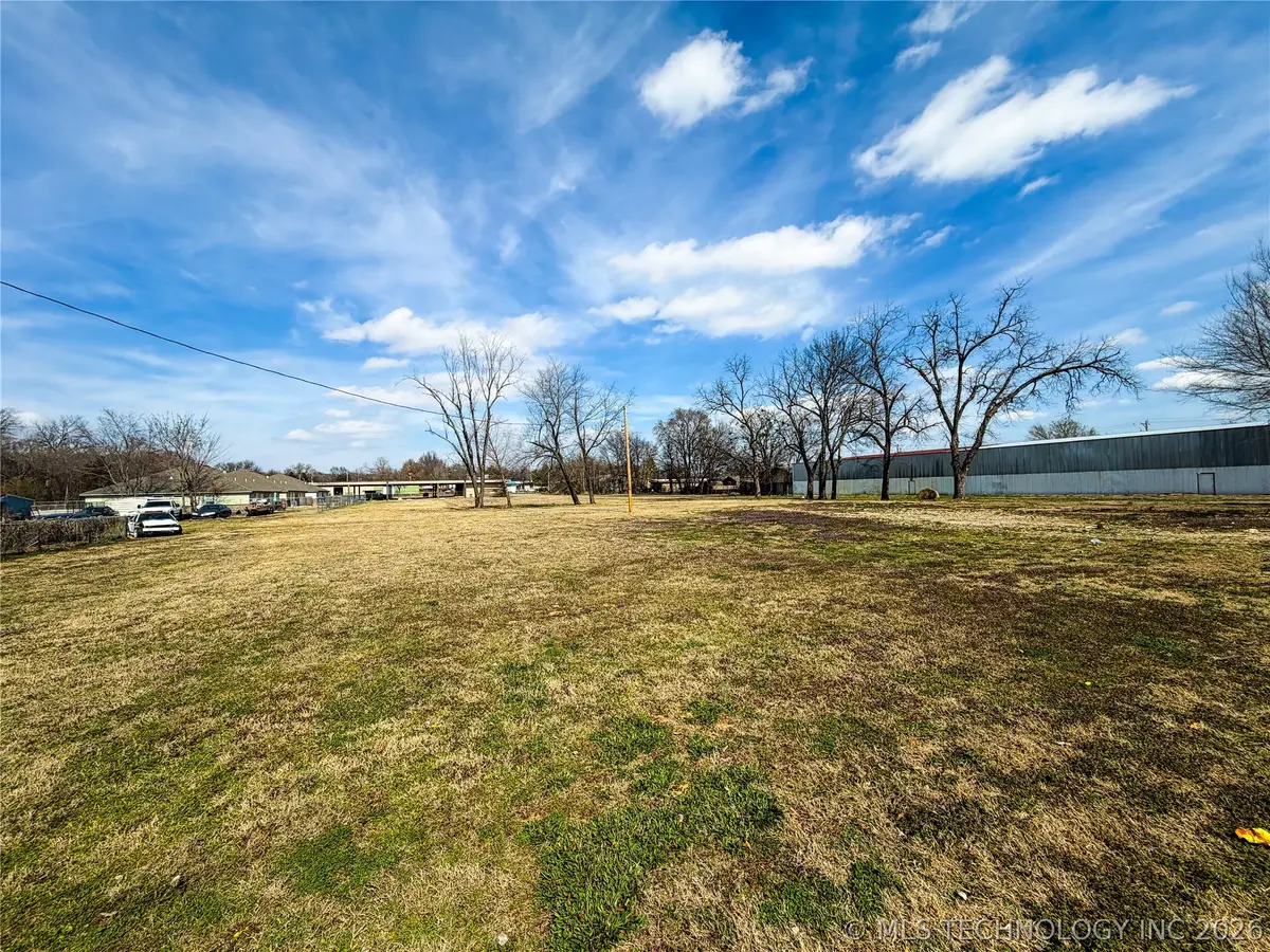 206 W 4th Street, Tahlequah, OK 74464 - #1