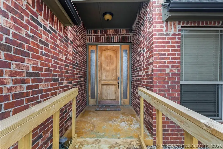 1240 W Keeling Avenue, Sapulpa, OK 74066 - #3