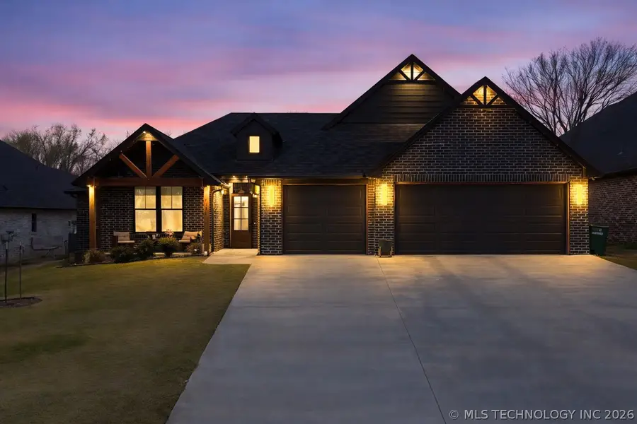 9226 N 141st East Avenue, Owasso, OK 74055 - #2