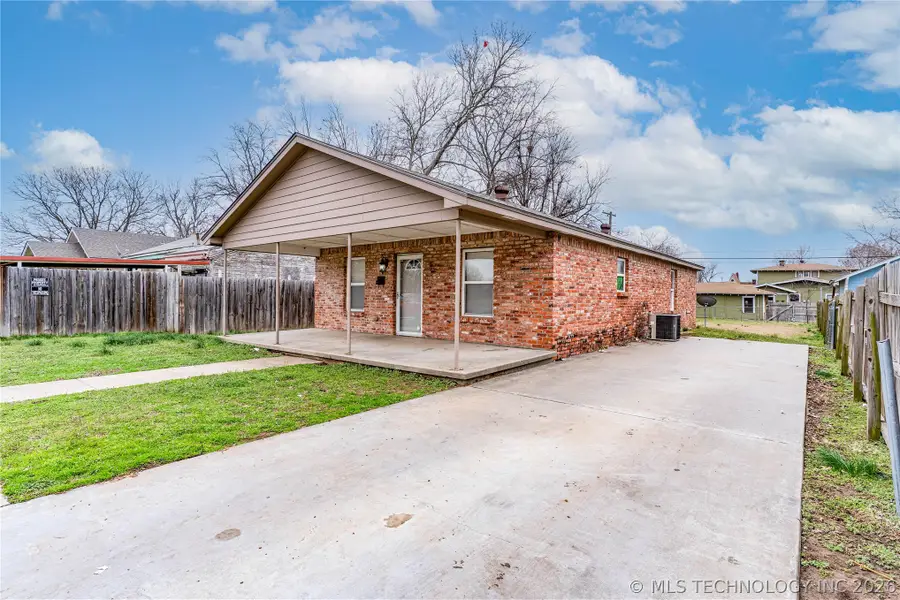 915 E Oak Street, Cushing, OK 74023 - #2